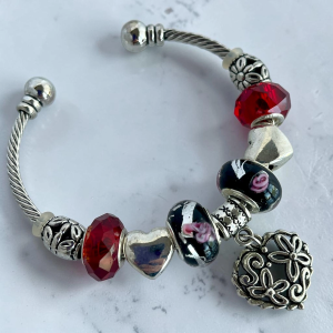 blackandred-bead-bracelet